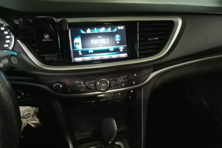 Used Buick GT 2016 15N Automatic Luxury Edition Audio And AC Panel