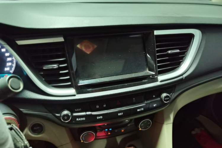 Used Buick GT 2016 15N Automatic Elite Edition Audio And AC Panel