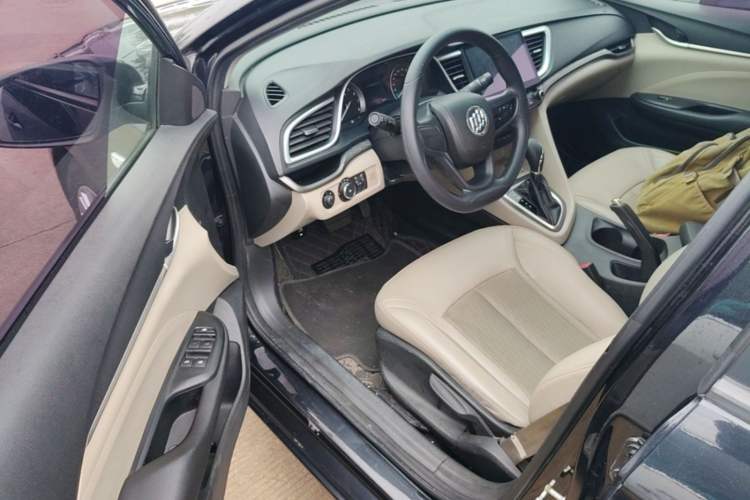 Used Buick GT 2016 15N Automatic Elite Edition Driver Seat