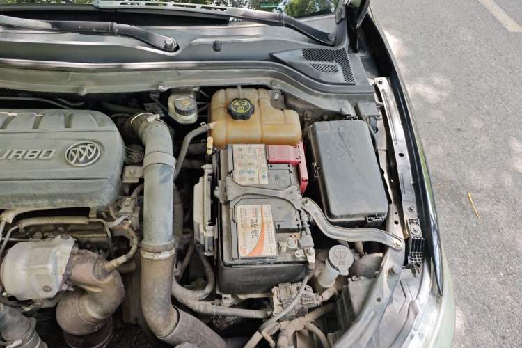 Used Buick GT 2016 18T Dual-Clutch Luxury Model Engine Bay Left