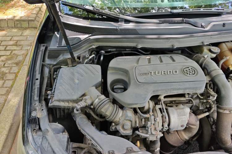Used Buick GT 2016 18T Dual-Clutch Luxury Model Engine Bay Right