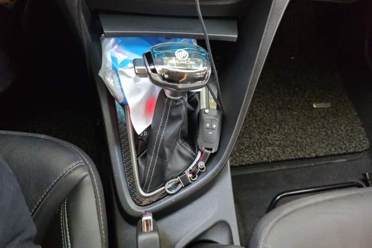 Used Buick GT 2016 18T Dual-Clutch Luxury Model Gear Lever