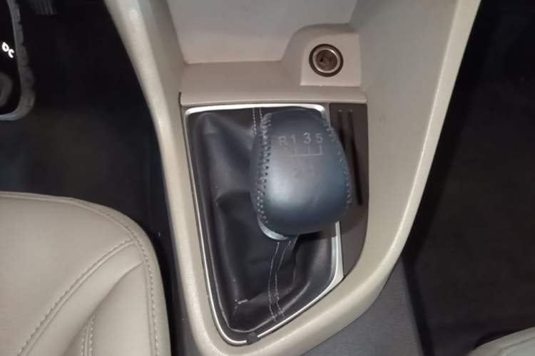 Used Buick GT 2016 15N Manual Elite Edition Gear Lever