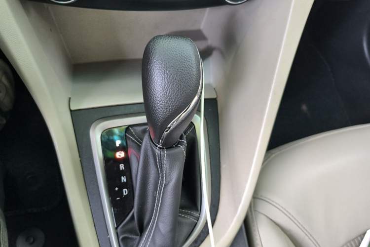 Used Buick GT 2016 15N Automatic Elite Edition Gear Lever