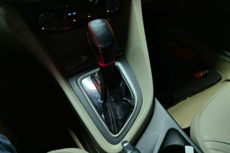 Used Buick GT 2016 15N Automatic Elite Edition Gear Lever