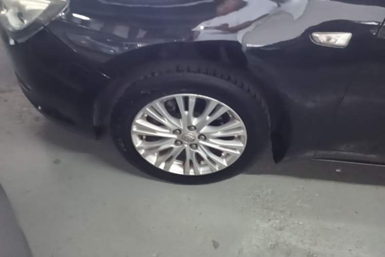Used Buick GT 2016 15N Manual Elite Edition Left Front Wheel Hub