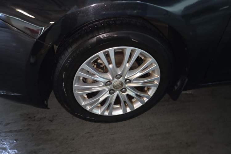 Used Buick GT 2016 15N Automatic Elite Edition Left Front Wheel Hub