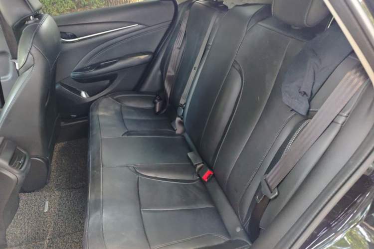 Used Buick GT 2016 18T Dual-Clutch Luxury Model Left Rear Seat