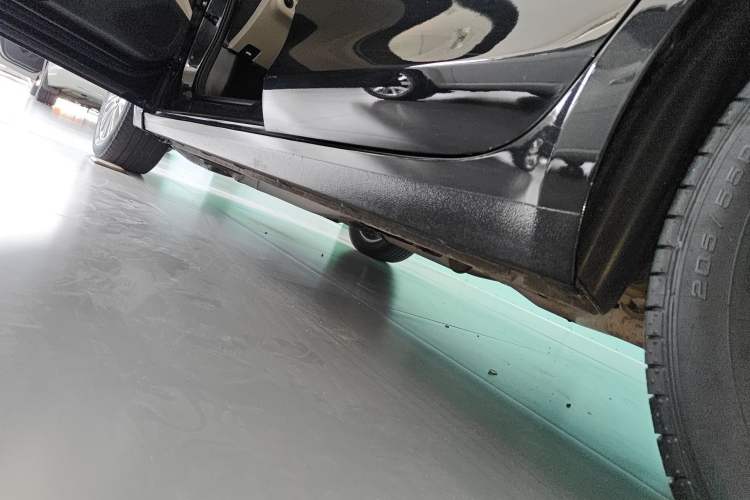 Used Buick GT 2016 15N Manual Elite Edition Left Side Sill