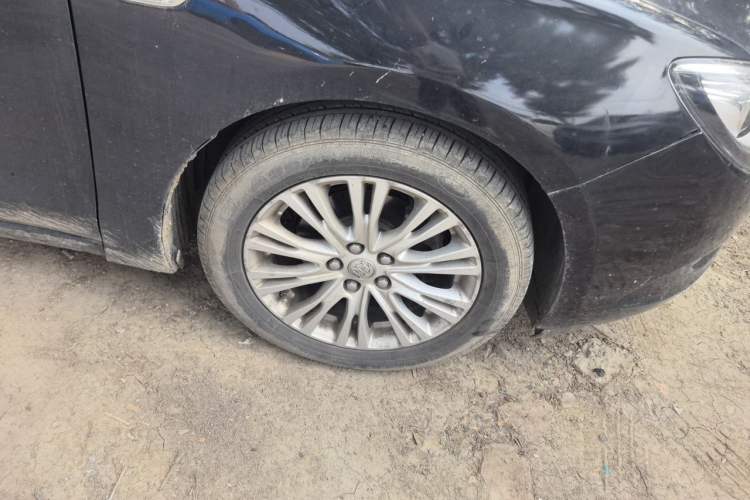 Used Buick GT 2016 15N Automatic Elite Edition Right Front Wheel Hub
