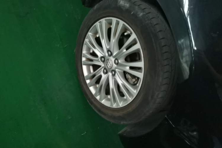 Used Buick GT 2016 15N Automatic Luxury Edition Right Front Wheel Hub