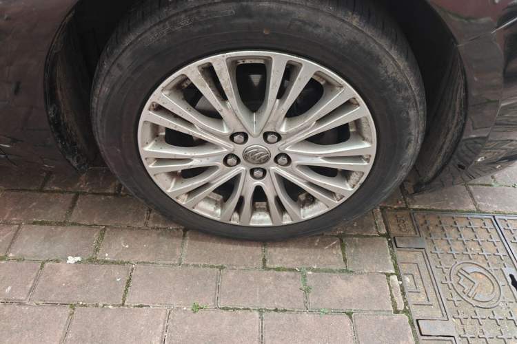Used Buick GT 2016 15N Manual Luxury Version Right Front Wheel Hub