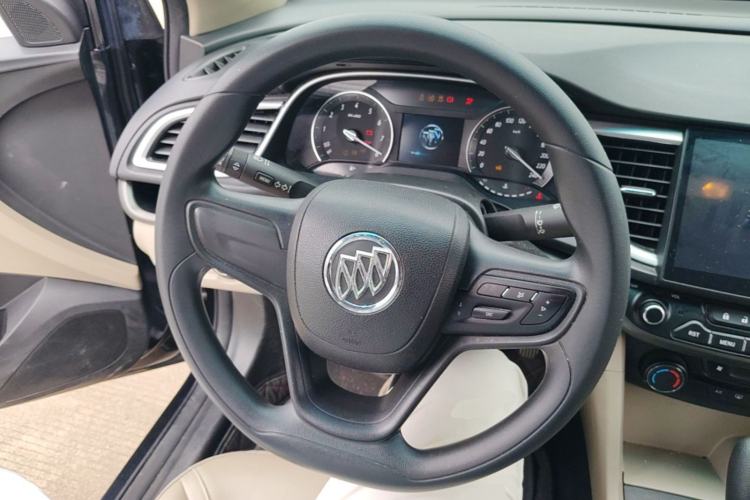 Used Buick GT 2016 15N Automatic Elite Edition Steering Wheel