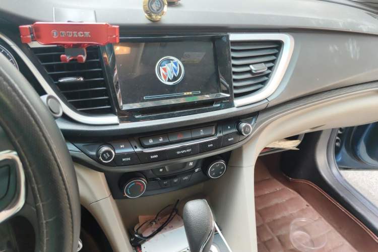 Used Buick GT 2016 15N Automatic Elite Edition Audio And AC Panel