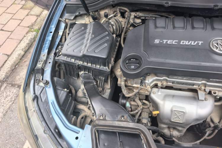 Used Buick GT 2016 15N Manual Elite Edition Engine Bay Right