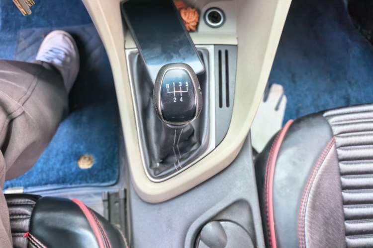 Used Buick GT 2016 15N Manual Elite Edition Gear Lever