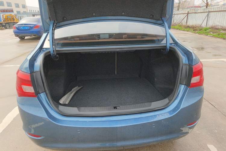 Used Buick GT 2016 15N Manual Elite Edition Trunk