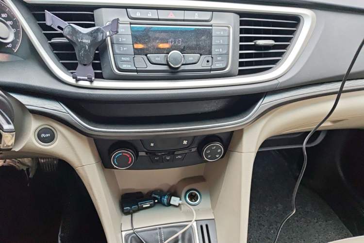 Used Buick GT 2016 15N Manual Elite Edition Audio And AC Panel