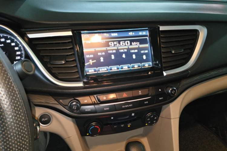 Used Buick GT 2016 15N Automatic Elite Edition Audio And AC Panel