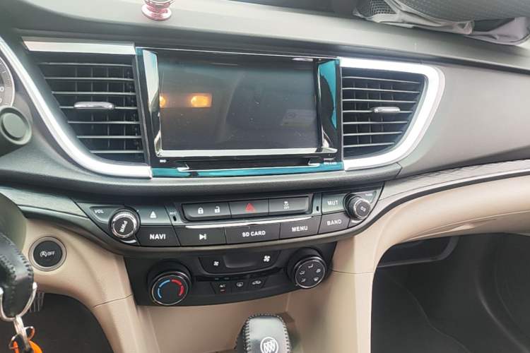 Used Buick GT 2016 15N Automatic Elite Edition Audio And AC Panel