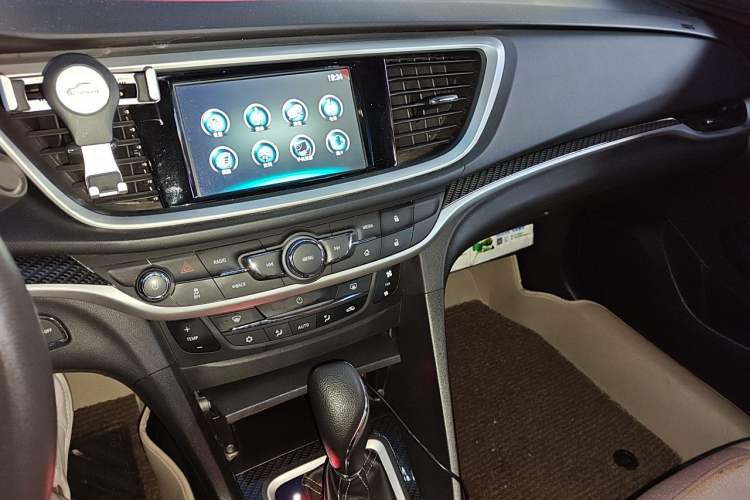 Used Buick GT 2016 15N Automatic Luxury Edition Audio And AC Panel