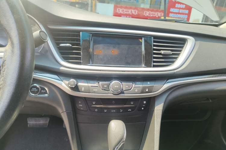 Used Buick GT 2016 15N Automatic Luxury Edition Audio And AC Panel
