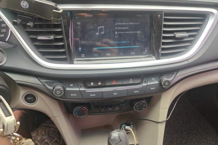 Used Buick GT 2016 15N Automatic Elite Edition Audio And AC Panel