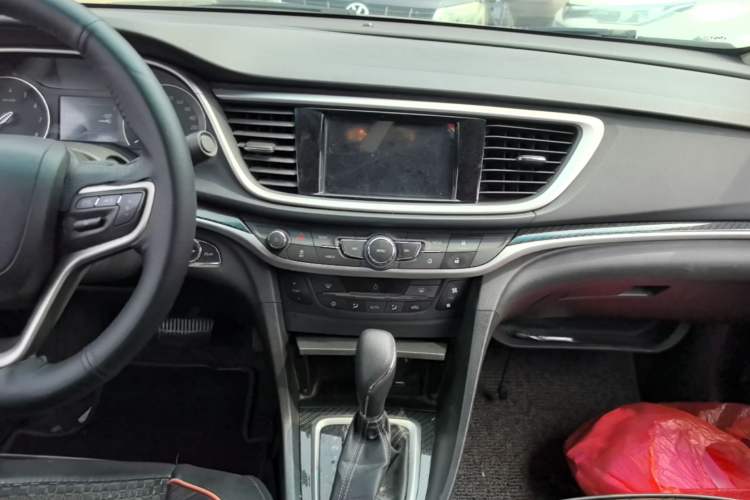 Used Buick GT 2016 15N Automatic Luxury Edition Audio And AC Panel