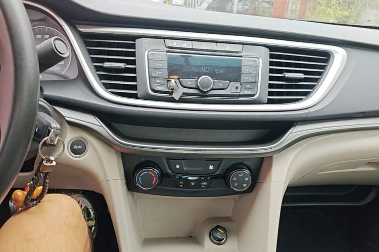 Used Buick GT 2016 15N Manual Elite Edition Audio And AC Panel
