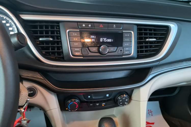 Used Buick GT 2016 15N Automatic Elite Edition Audio And AC Panel
