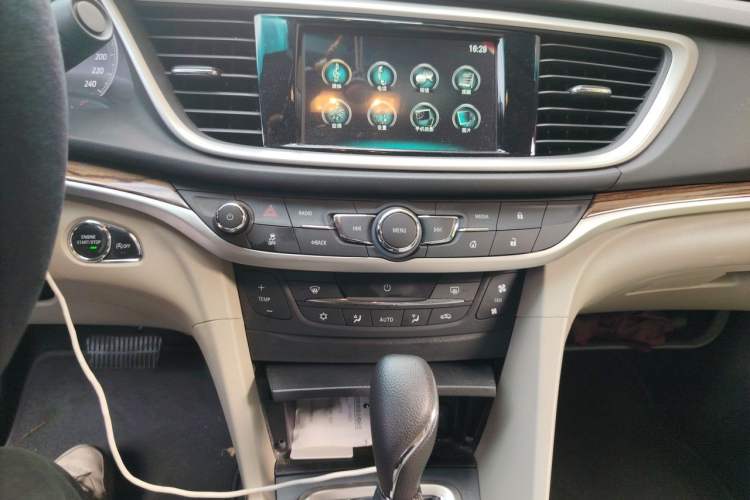 Used Buick GT 2016 15N Automatic Luxury Edition Audio And AC Panel