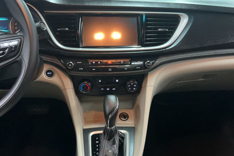 Used Buick GT 2016 15N Automatic Elite Edition Audio And AC Panel