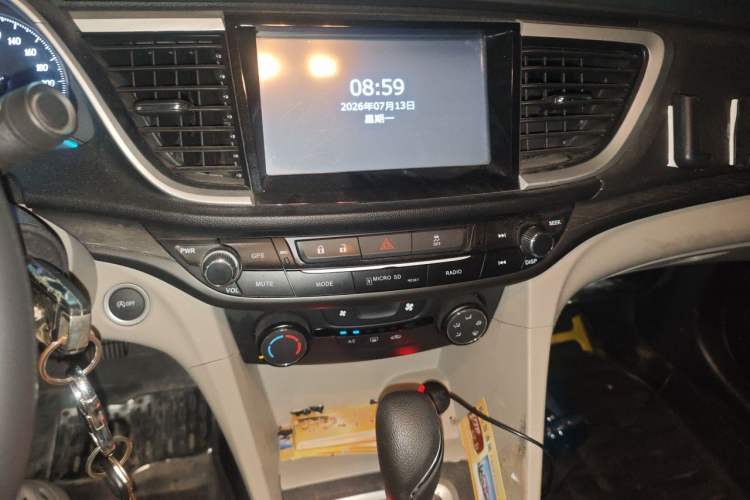 Used Buick GT 2016 15N Automatic Elite Edition Audio And AC Panel