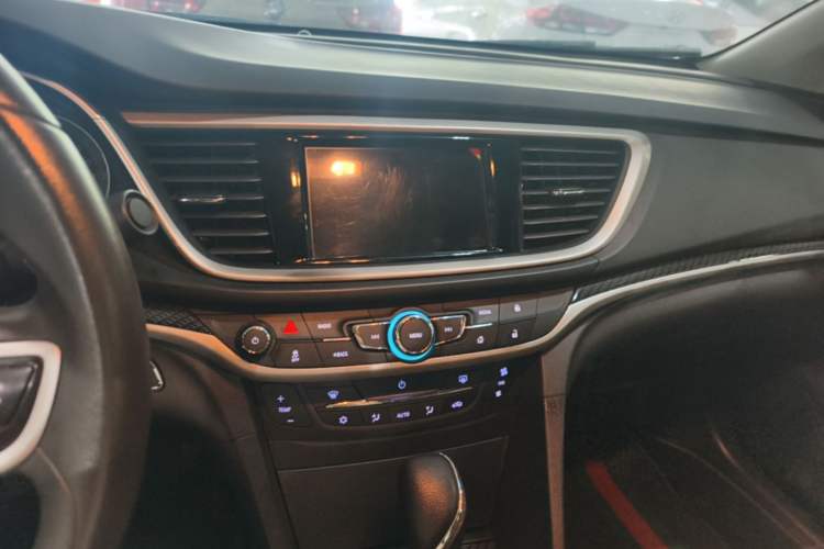 Used Buick GT 2016 15N Automatic Luxury Edition Audio And AC Panel
