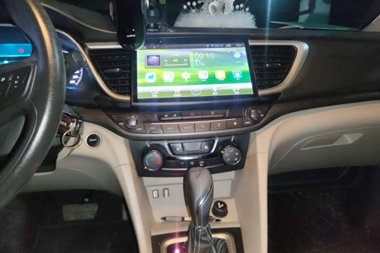 Used Buick GT 2016 15N Automatic Elite Edition Audio And AC Panel