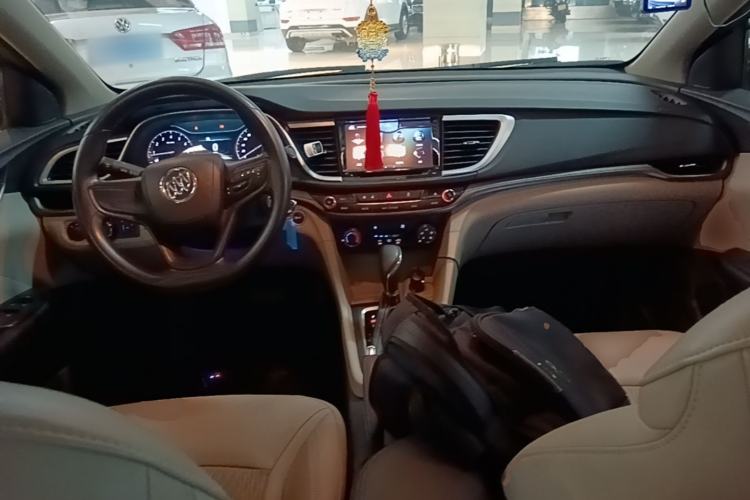 Used Buick GT 2016 15N Automatic Elite Edition Center Console