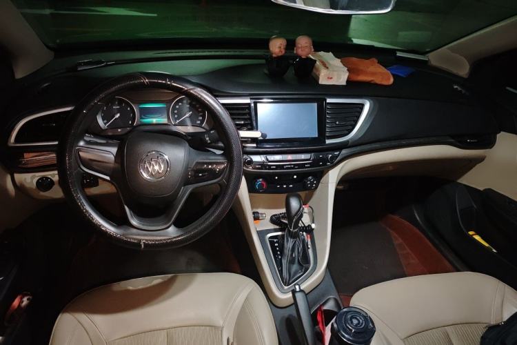 Used Buick GT 2016 15N Automatic Elite Edition Center Console