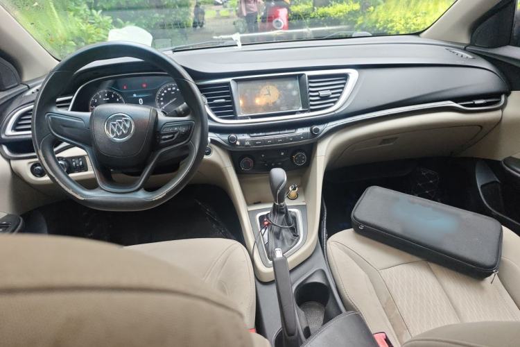 Used Buick GT 2016 15N Automatic Elite Edition Center Console