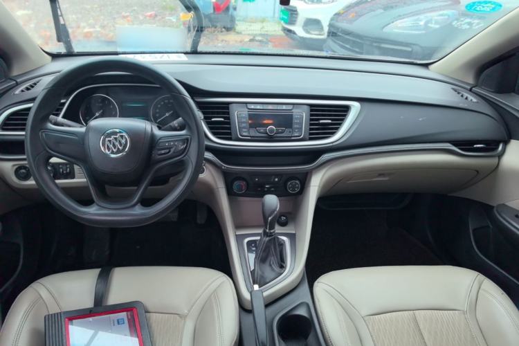 Used Buick GT 2016 15N Automatic Elite Edition Center Console