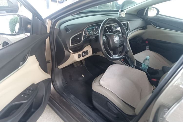 Used Buick GT 2016 15N Automatic Elite Edition Driver Seat