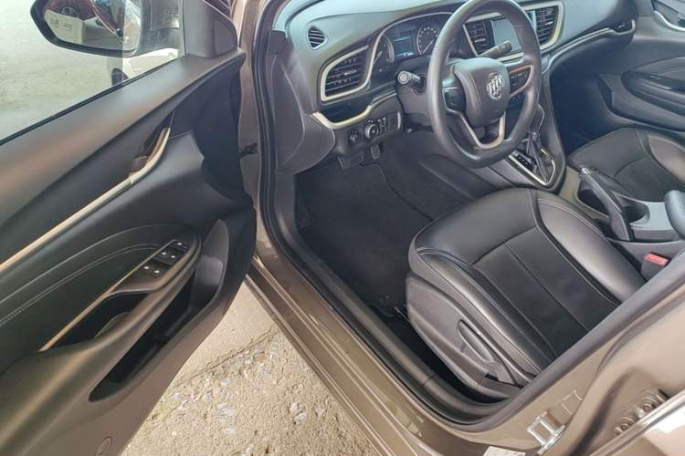 Used Buick GT 2016 15N Automatic Luxury Edition Driver Seat