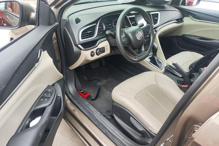Used Buick GT 2016 15N Automatic Elite Edition Driver Seat