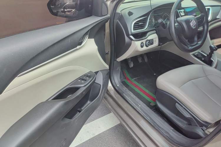 Used Buick GT 2016 15N Manual Entry-Level Trim Driver Seat