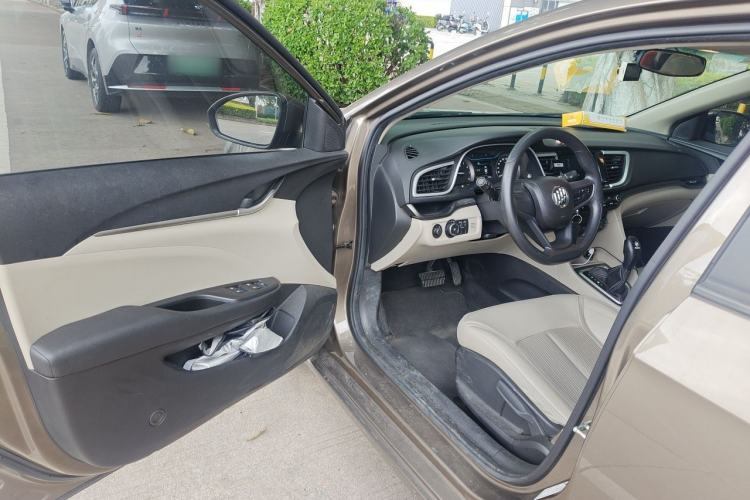 Used Buick GT 2016 15N Automatic Elite Edition Driver Seat