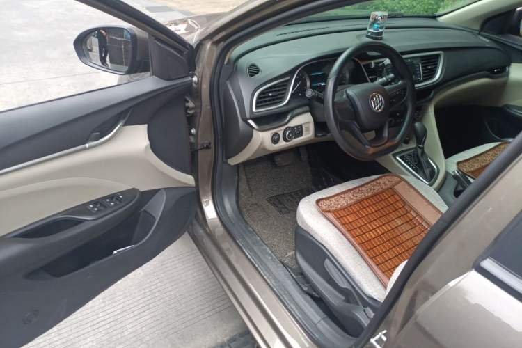 Used Buick GT 2016 15N Automatic Elite Edition Driver Seat