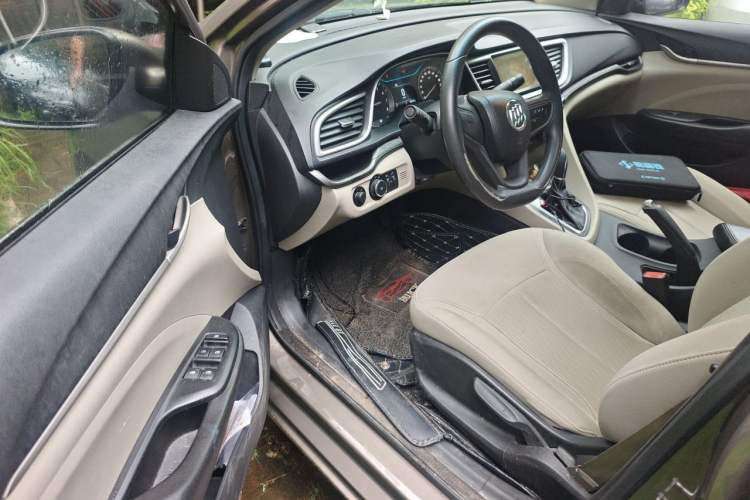 Used Buick GT 2016 15N Automatic Elite Edition Driver Seat