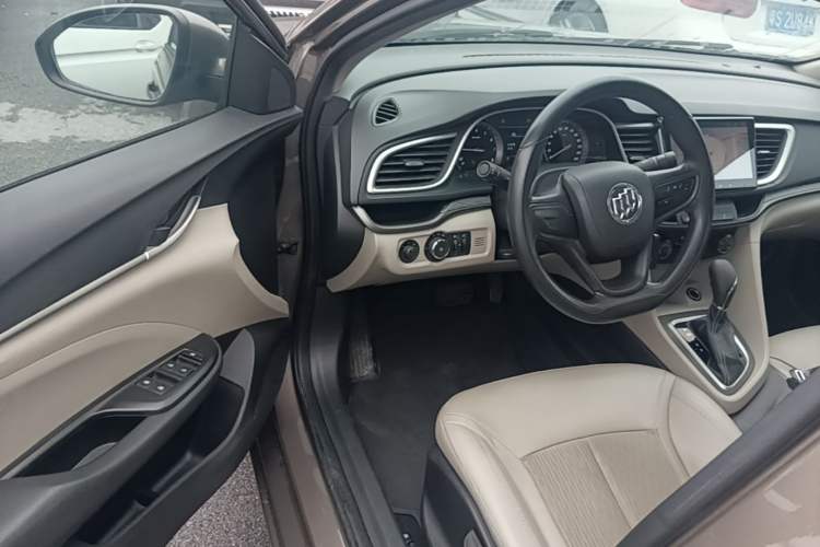 Used Buick GT 2016 15N Automatic Elite Edition Driver Seat