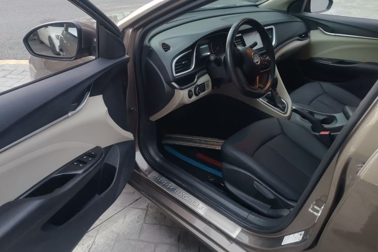 Used Buick GT 2016 15N Automatic Elite Edition Driver Seat