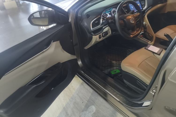 Used Buick GT 2016 15N Automatic Elite Edition Driver Seat