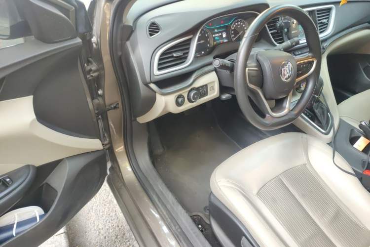 Used Buick GT 2016 15N Automatic Elite Edition Driver Seat